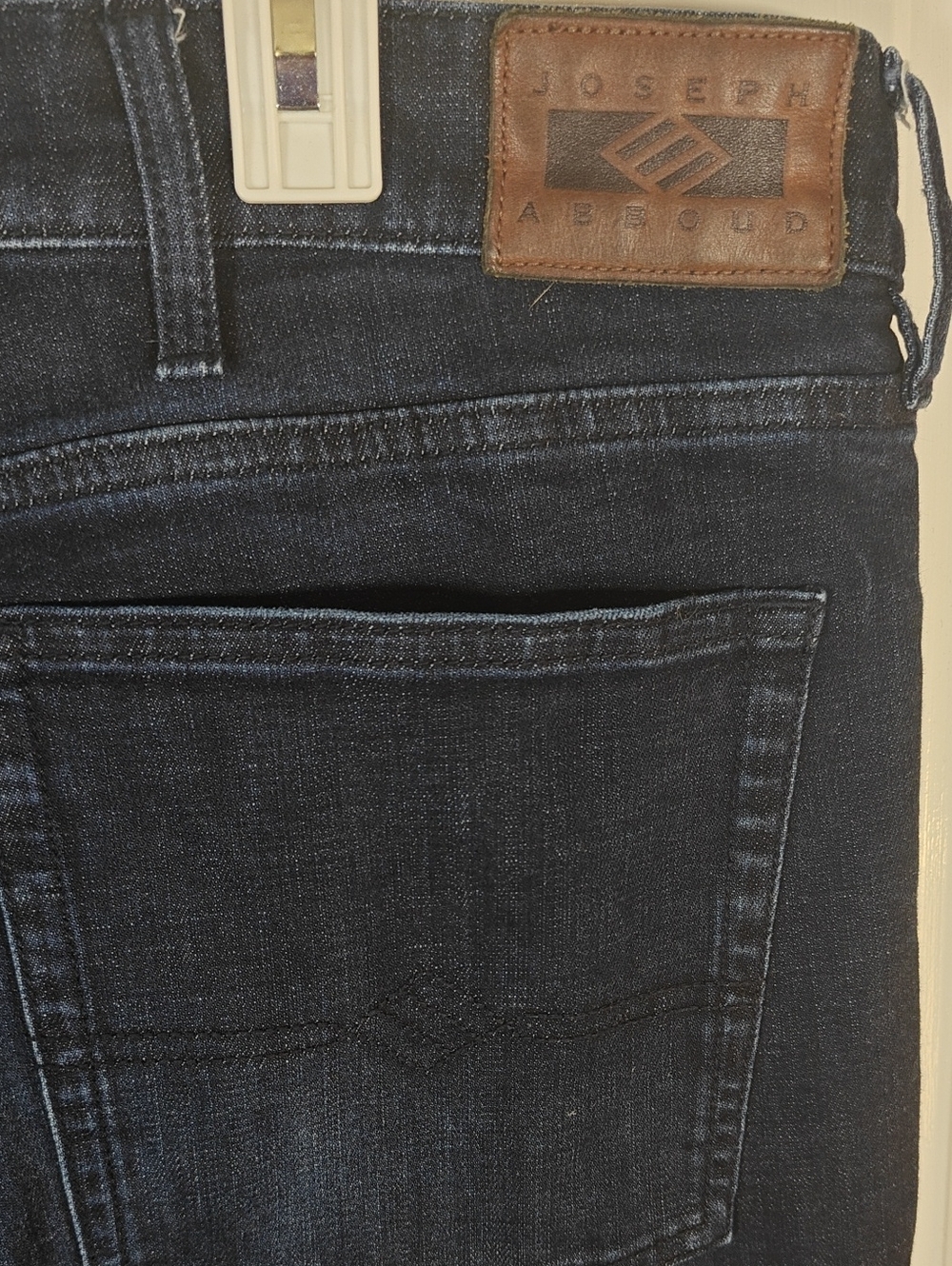 Joseph Abboud Men's Relaxed Fit Indigo Dark Wash Jeans 44x30 - Picture 2 of 6